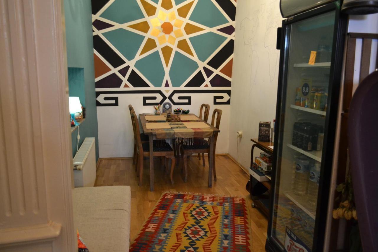 My Happy Home Hostel Izmir Bagian luar foto