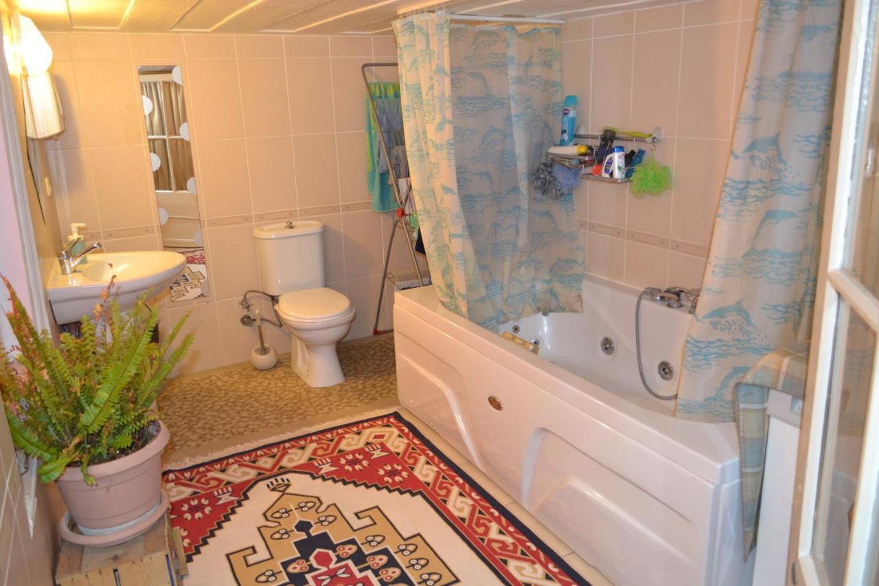 My Happy Home Hostel Izmir Bagian luar foto