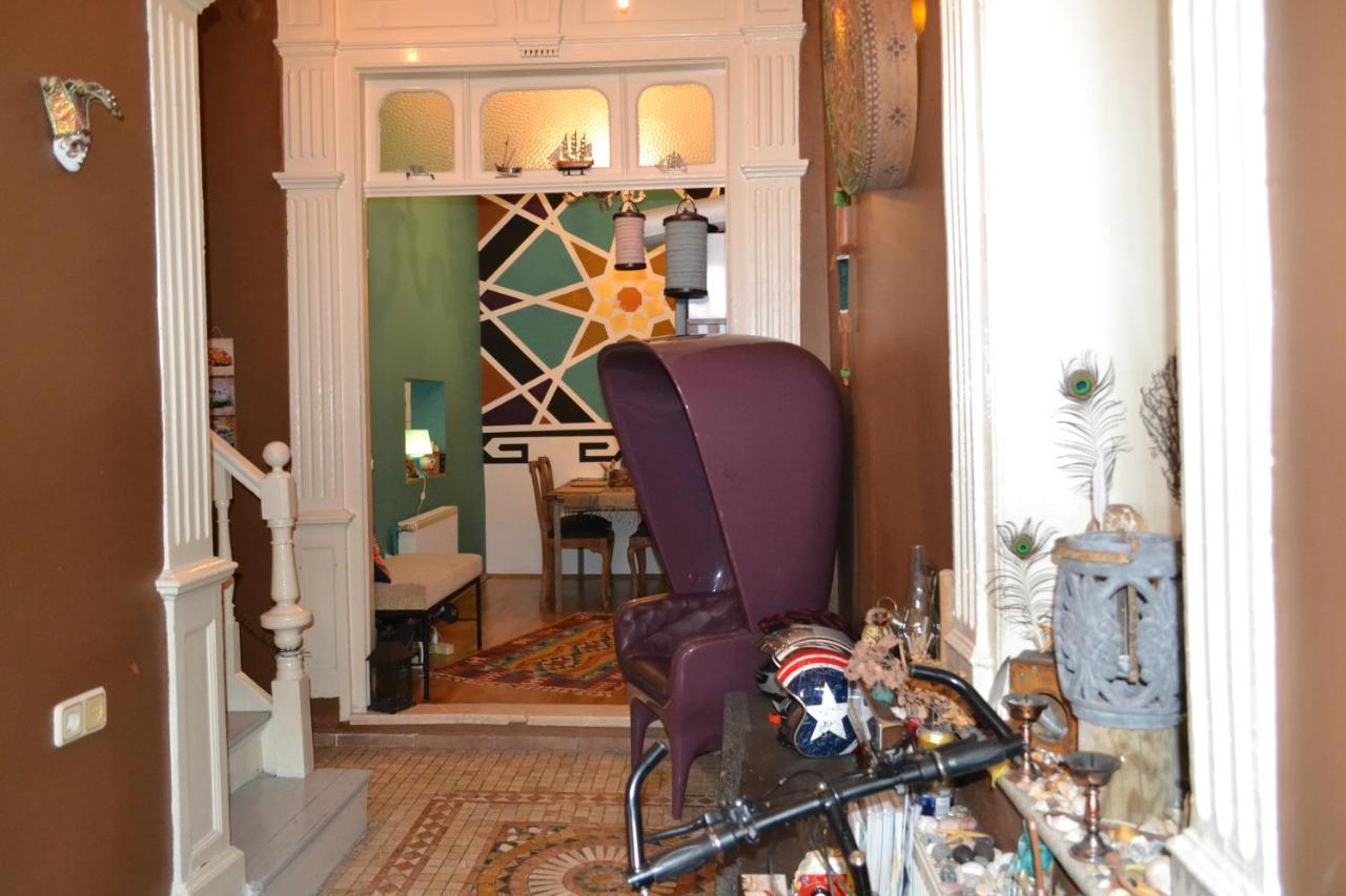 My Happy Home Hostel Izmir Bagian luar foto