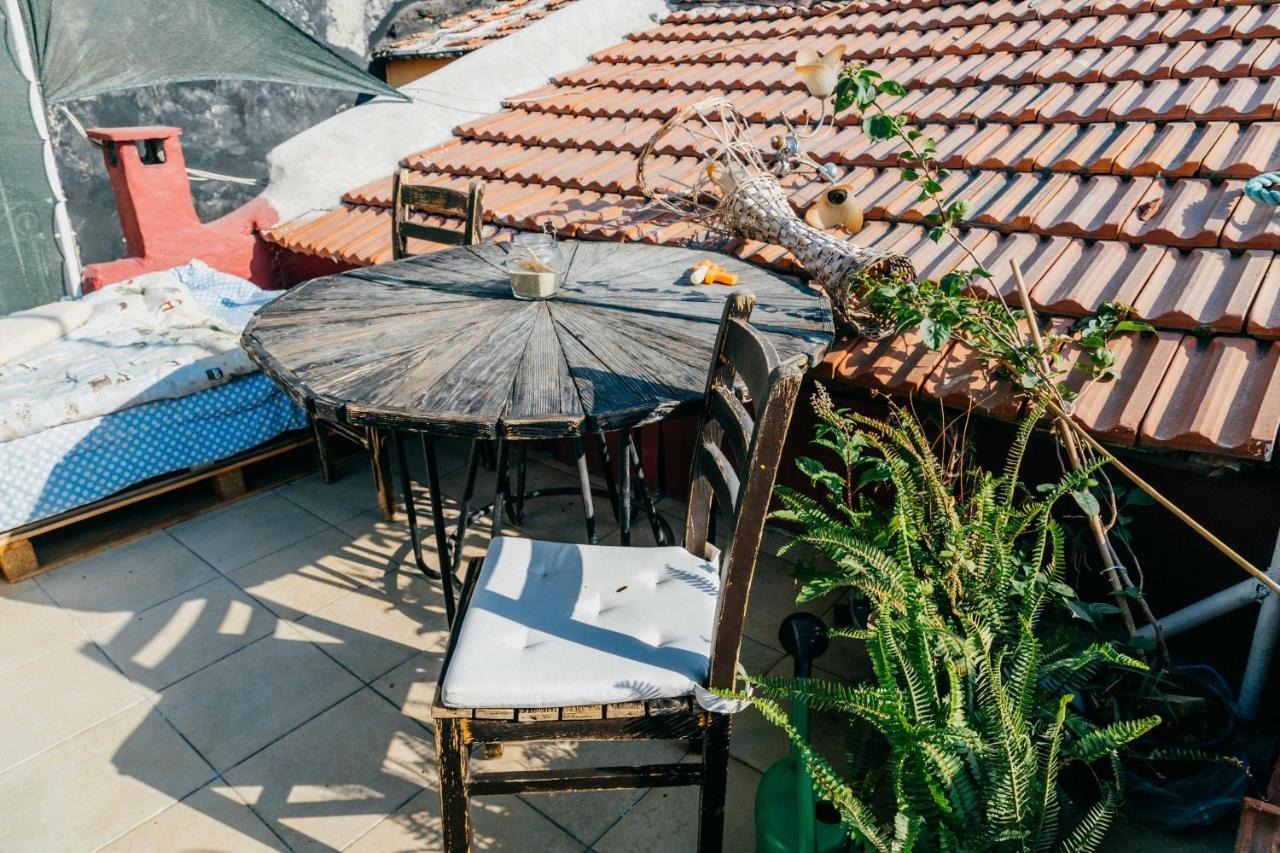 My Happy Home Hostel Izmir Bagian luar foto