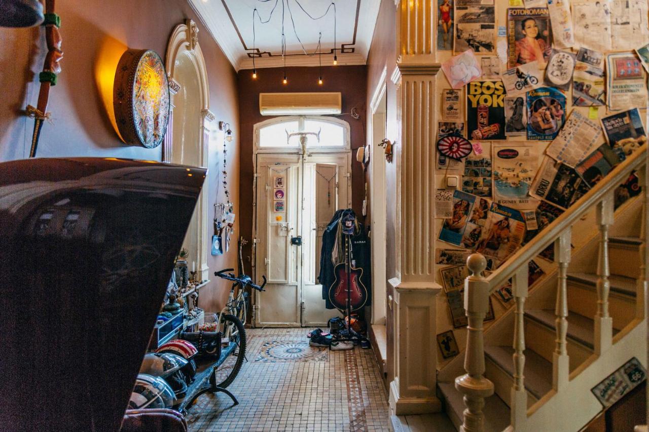 My Happy Home Hostel Izmir Bagian luar foto